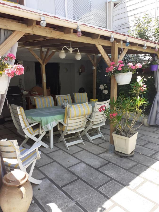 Gite Et Chambre D'Hote Saint Jacques 로슈 외부 사진